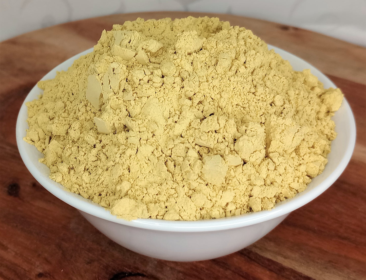 scullcap root powder in bowl