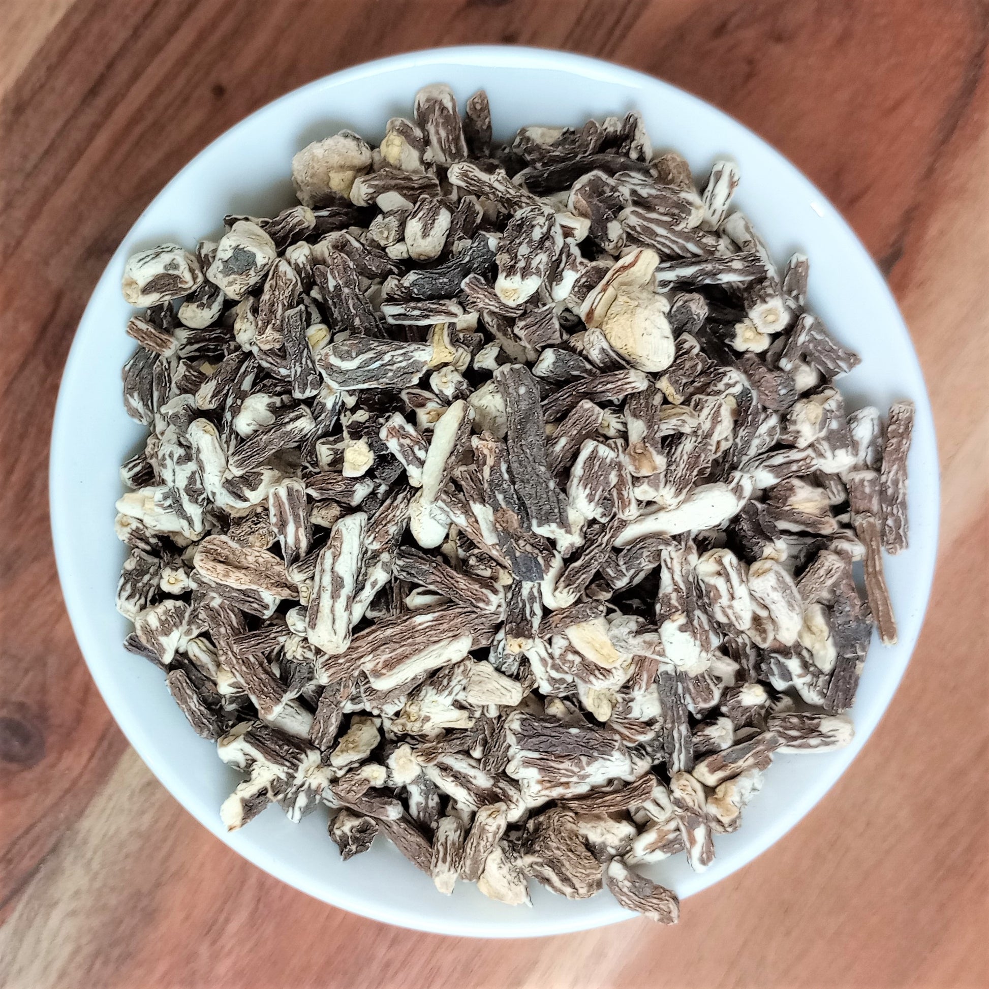 dandelion root in bowl