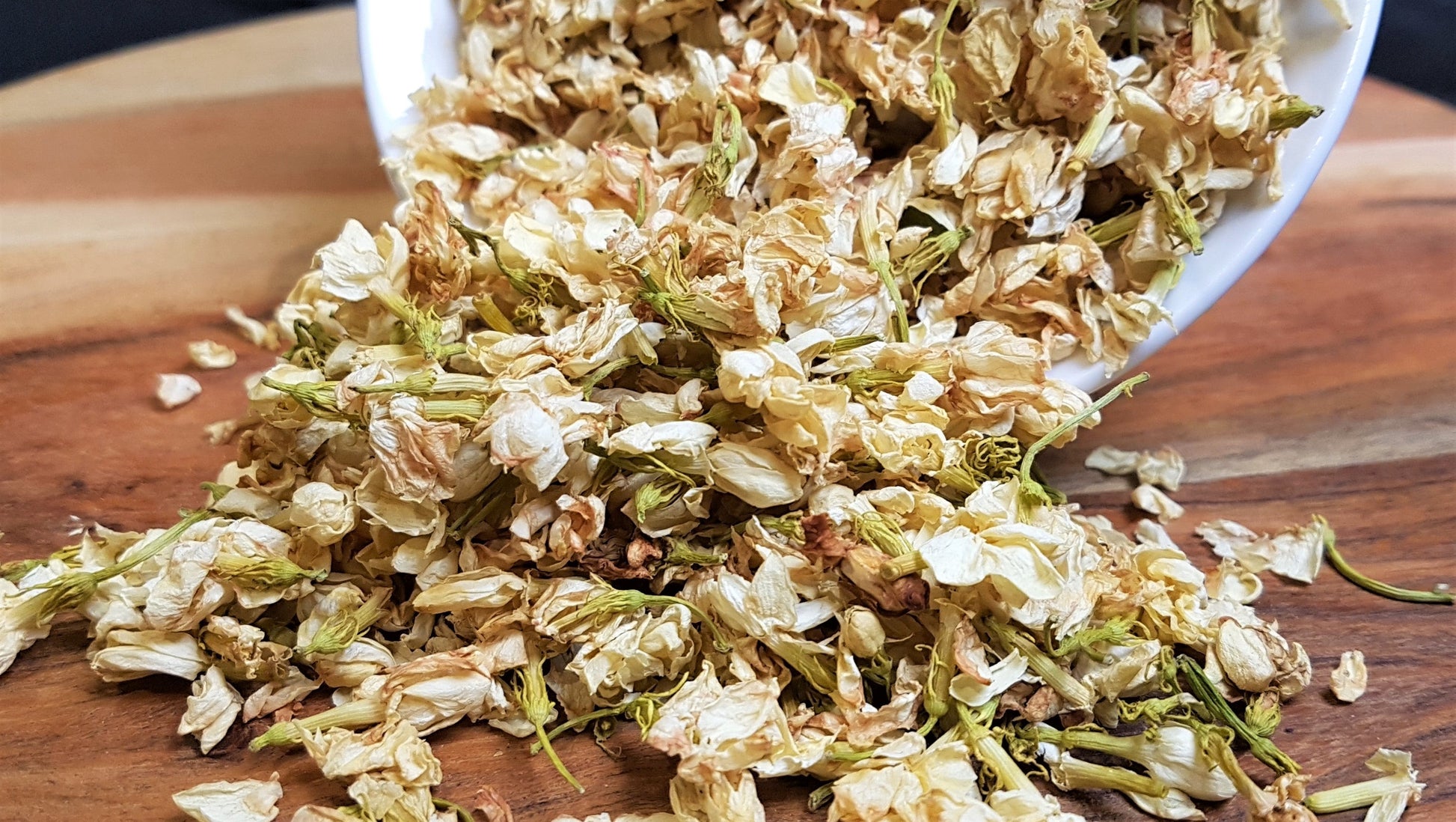 dried jasmine flowers