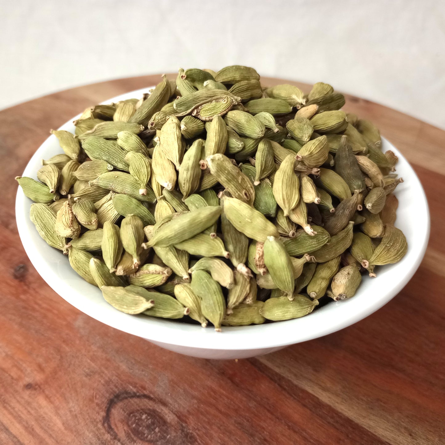 organic cardamom pods