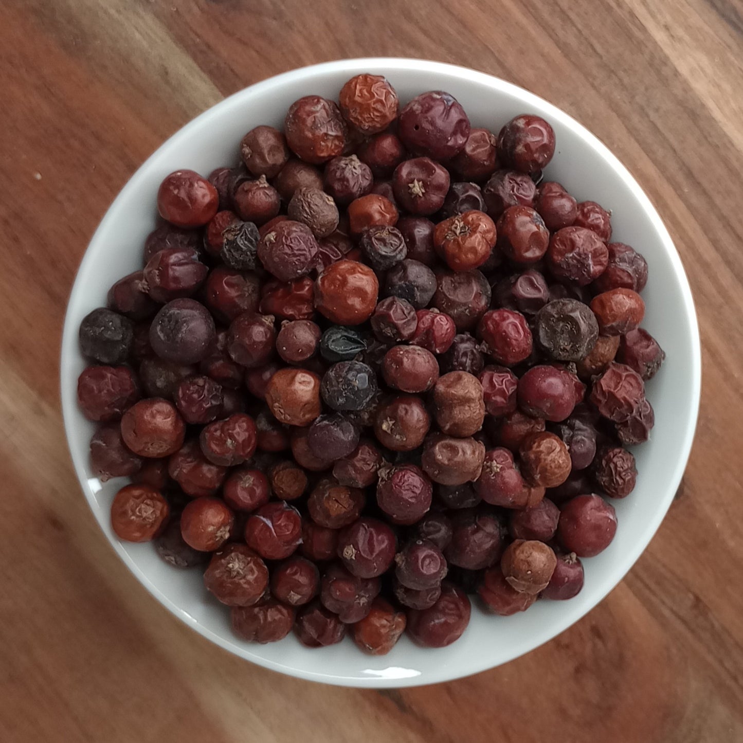 organic red juniper berries